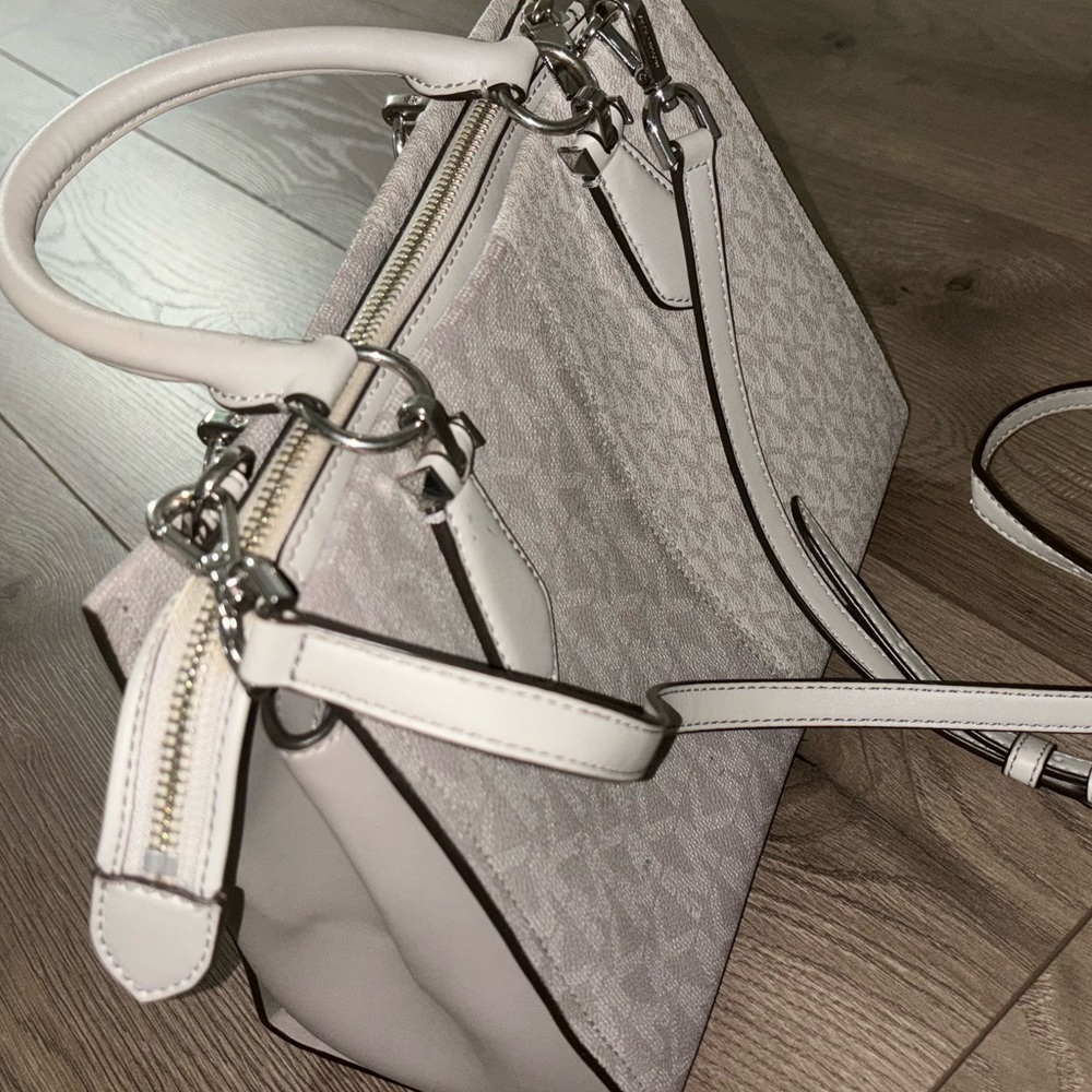 Michael Kors Satchel Logo purse - Picture 2 of 6